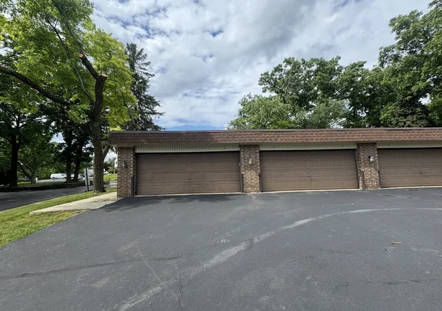 27th image of 3425 83rd St #D13, Woodridge, IL 60517 | MLS# 12682255