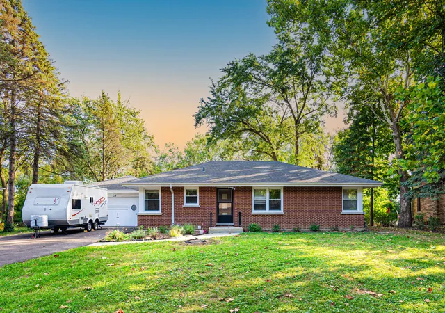 Photo 1 of Single family home for sale at 33 Briarwood Ln, Palatine, IL 60067 | MLS# 12682276 | Listing updated on 2026-09-05