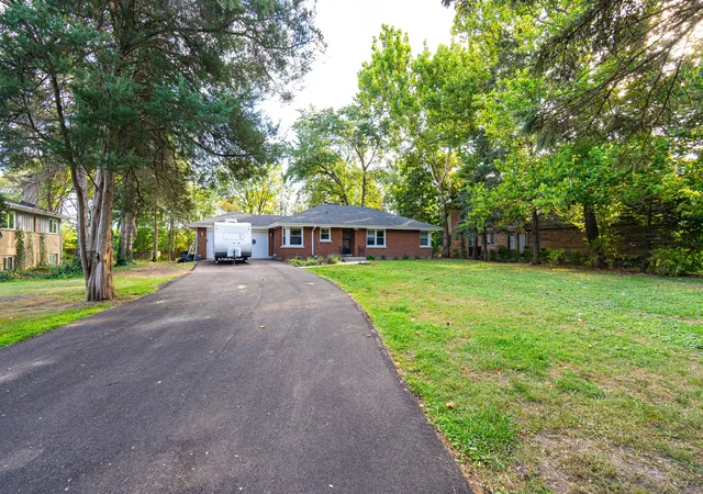 Photo 29 of Single family home for sale at 33 Briarwood Ln, Palatine, IL 60067 | MLS# 12682276 | Listing updated on 2026-09-05