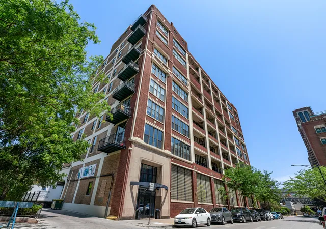 Homes for sale in Chicago, IL | 320 E 21st St #615, Chicago, IL 60616 | MLS# 12682282
