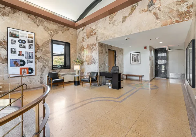 Homes for sale in Chicago, IL | 320 E 21st Street, Chicago, IL 60616 | Houzeo