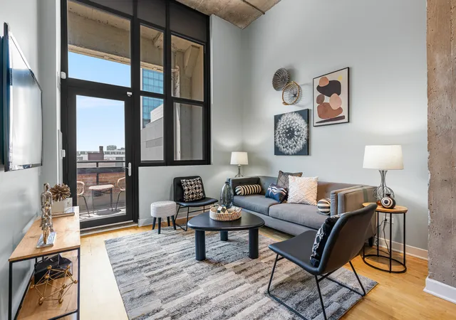 Homes for sale in Chicago, IL | 320 E 21st St #615, Chicago, IL 60616 | MLS# 12682282