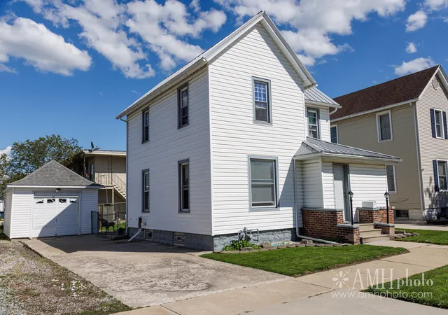 Homes for sale in Manteno, IL | 30 N Walnut St, Manteno, IL 60950 | MLS# 12682292