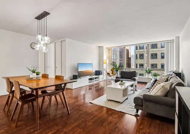 2nd image of 2400 N Lakeview Ave #1704, Chicago, IL 60614 | MLS# 12682316