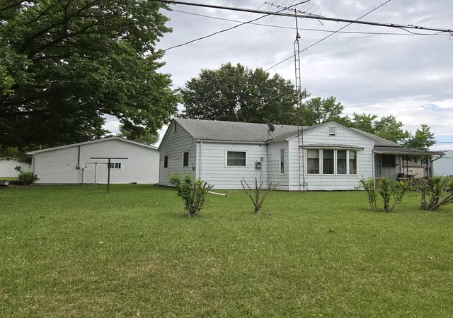 1st image of 413 S Broadway St, Sesser, IL 62884 | MLS# 12682335
