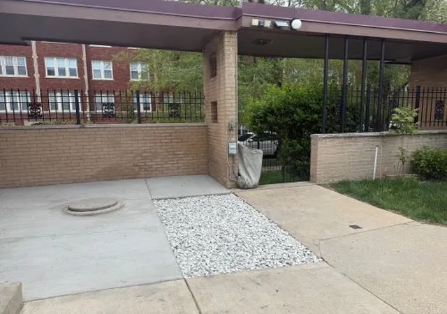 Homes for sale in Chicago, IL | 7323 N Damen Ave, Chicago, IL 60645 | MLS# 12682338