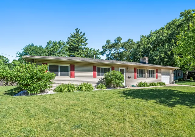 Homes for sale in Montgomery, IL | 11 Scarsdale Rd, Montgomery, IL 60538 | MLS# 12682352
