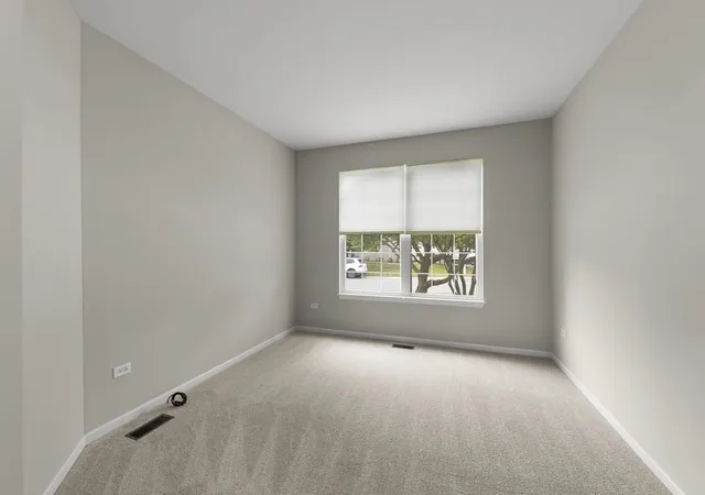 4th image of 16220 Goose Lake Dr, Crest Hill, IL 60403 | MLS# 12682389