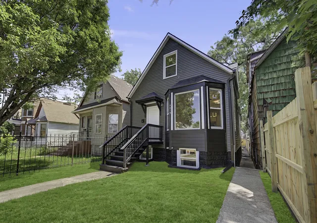 Homes for sale in Chicago, IL | 6619 S Aberdeen St, Chicago, IL 60621 | MLS# 12682406