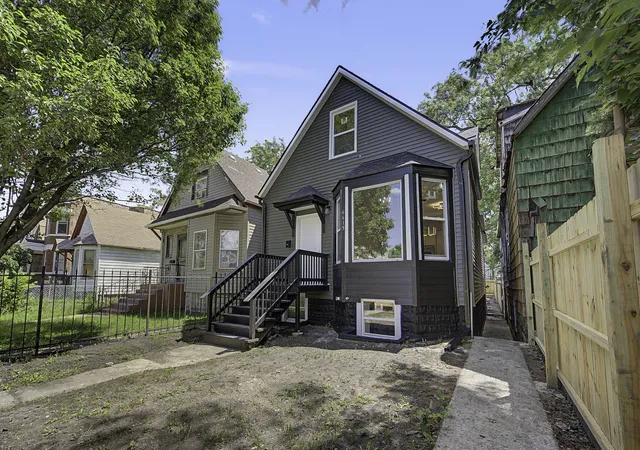 Homes for sale in Chicago, IL | 6619 S Aberdeen St, Chicago, IL 60621 | MLS# 12682406