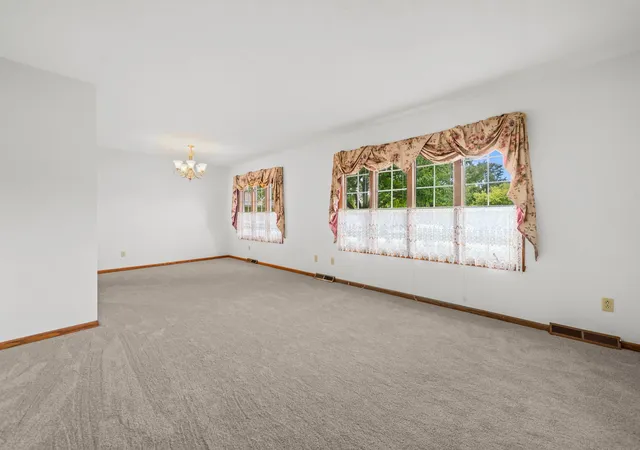 Homes for sale in Rockton, IL | 667 Westport Dr, Rockton, IL 61072 | MLS# 12682407