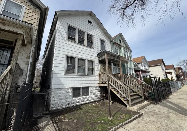 Homes for sale in Chicago, IL | 5556 S Princeton Ave, Chicago, IL 60621 | MLS# 12682418