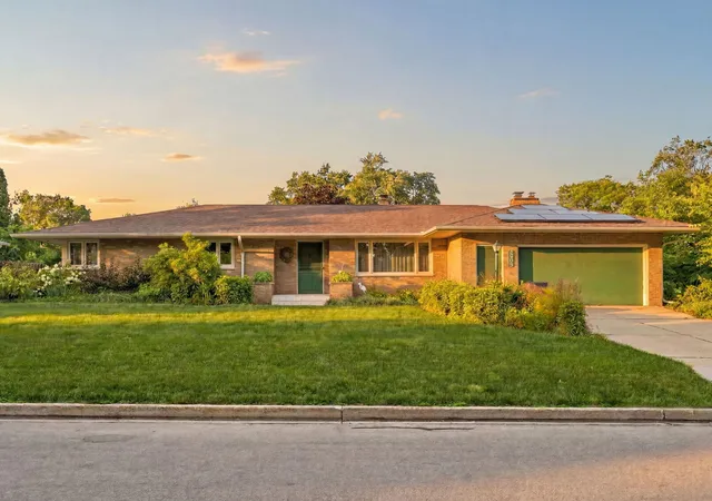 Homes for sale in Sycamore, IL | 525 E High St, Sycamore, IL 60178 | MLS# 12682419