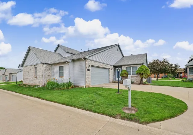 Homes for sale in Savoy, IL | 1409 Quail Run Dr #1409, Savoy, IL 61874 | MLS# 12682436