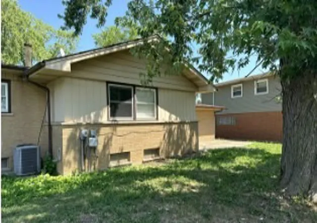 16th image of 410 W Holly Ct, Glenwood, IL 60425 | MLS# 12682455