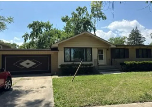 2nd image of 410 W Holly Ct, Glenwood, IL 60425 | MLS# 12682455