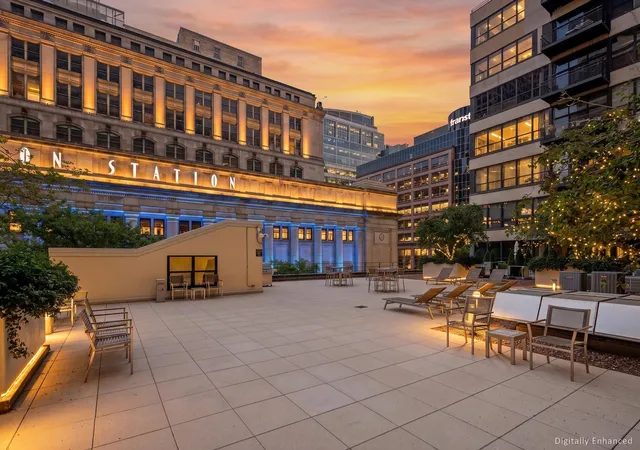 2nd image of 130 S Canal St, Chicago, IL 60606