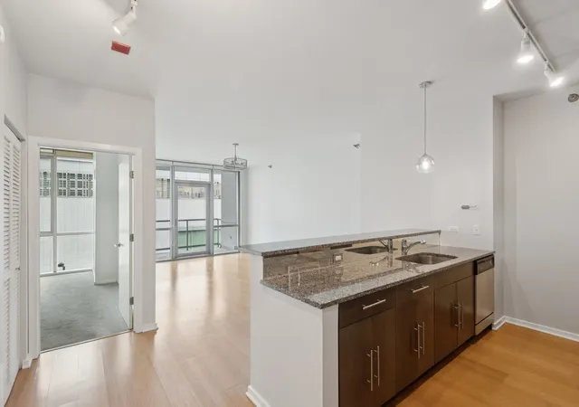 Homes for sale in Chicago, IL | 123 S Green St #402B, Chicago, IL 60607 | MLS# 12682477