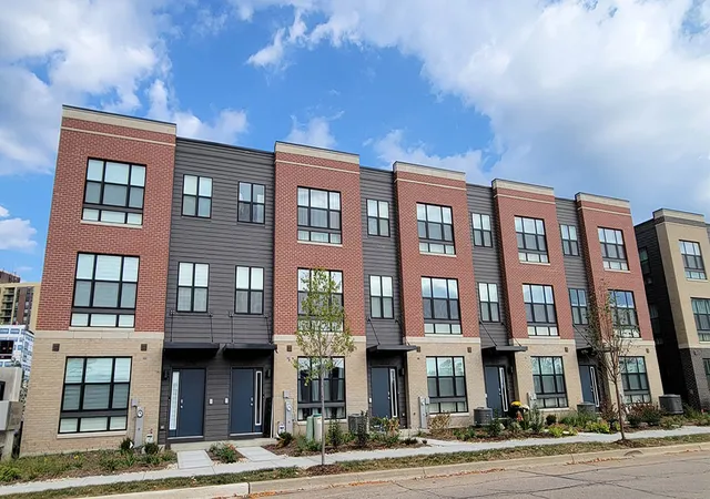1st image of 392 Summit Cir, Lombard, IL 60148 | MLS# 12682484