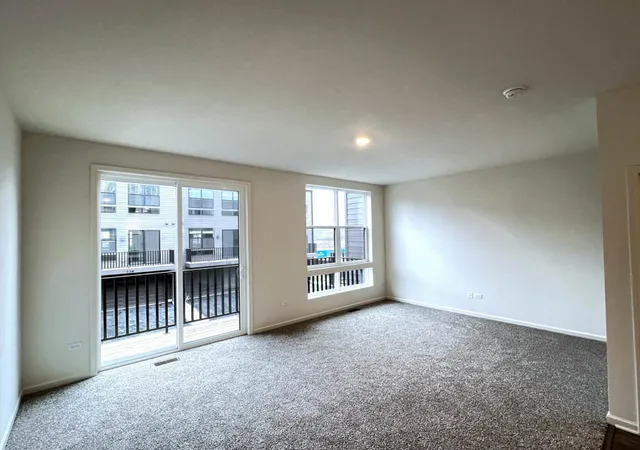5th image of 392 Summit Cir, Lombard, IL 60148 | MLS# 12682484