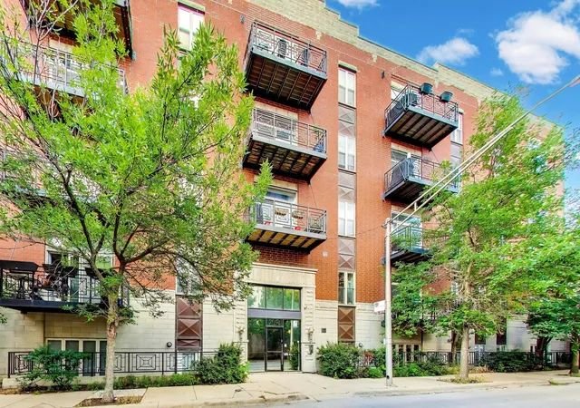 Homes for sale in Chicago, IL | 2342 W Bloomingdale Ave #401, Chicago, IL 60647 | MLS# 12682512