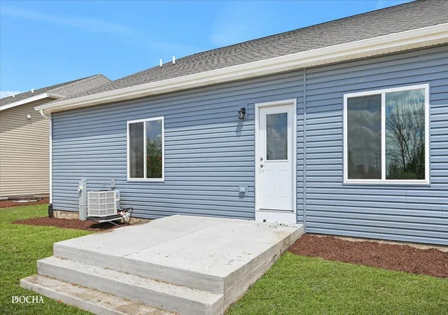 Listing Photo 2 - Condo for sale in building located at 4036 Shoeger Dr, Yorkville, IL 60560 - Unit #