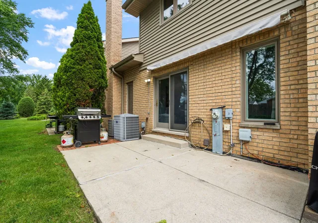 Homes for sale in Orland Park, IL | 7617 W 158th Ct, Orland Park, IL 60462 | MLS# 12682544