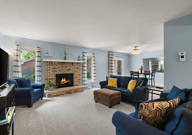 Homes for sale in Orland Park, IL | 7617 W 158Th Ct, Orland Park, IL 60462 | MLS# 12682544