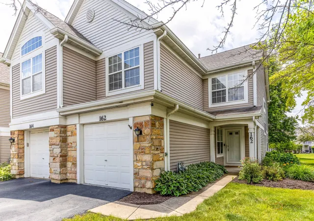 2nd image of 162 Fairfield Ln #162, Carol Stream, IL 60188 | MLS# 12682587