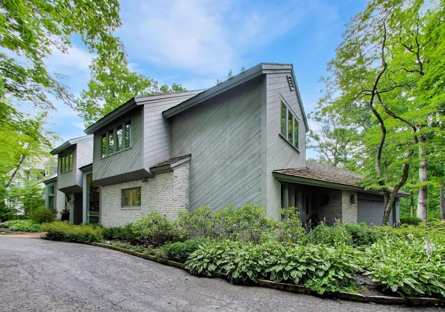 2nd image of 395 Cedar Ave, Highland Park, IL 60035 | MLS# 12682607