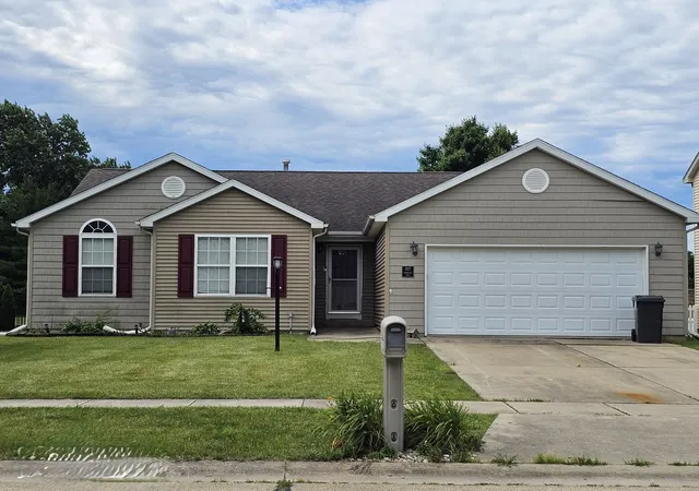 Homes for sale in Tolono, IL | 307 Windstone Dr, Tolono, IL 61880 | MLS# 12682622