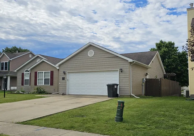 Homes for sale in Tolono, IL | 307 Windstone Dr, Tolono, IL 61880 | MLS# 12682622