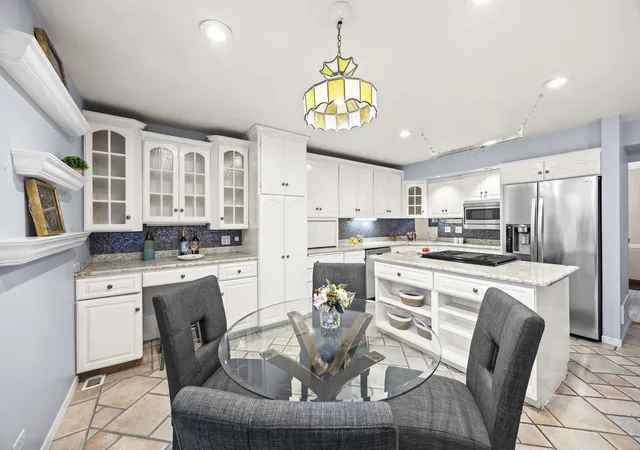 image of 1 Maple Tree Ct, Elmhurst, IL 60126 | MLS# 12682627