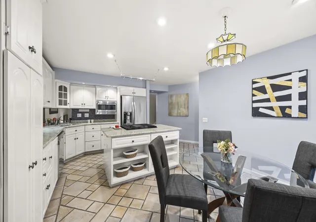 image of 1 Maple Tree Ct, Elmhurst, IL 60126 | MLS# 12682627