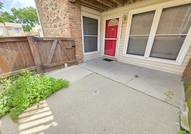 3rd image of 1950 Kenilworth Cir #A, Hoffman Estates, IL 60169 | MLS# 12682646