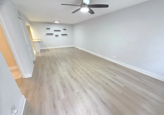 5th image of 1950 Kenilworth Cir #A, Hoffman Estates, IL 60169 | MLS# 12682646