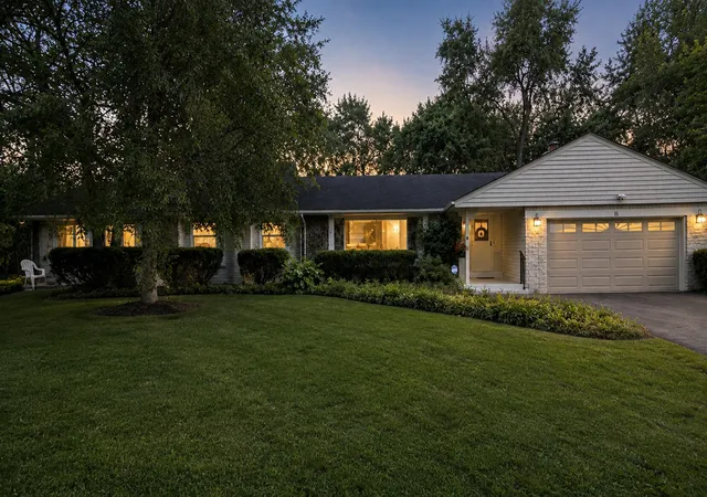 Photo 1 of Single family home for sale at 16 Falkirk Rd, Hawthorn Woods, IL 60047 | MLS# 12682647 | Listing updated on 2026-09-23