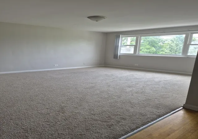 2nd image of 4949 Church St #301, Skokie, IL 60077 | MLS# 12682649