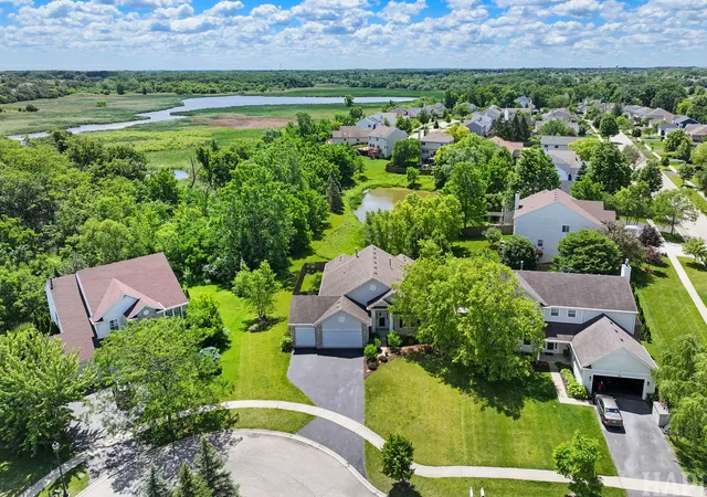 Homes for sale in Round Lake, IL | 1955 W Overlook Ct, Round Lake, IL 60073 | MLS# 12682658