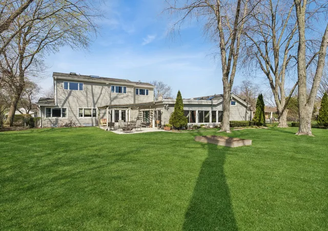 2nd image of 819 S Beverly Ln, Arlington Heights, IL 60005 | MLS# 12682664