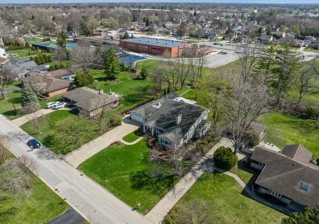 5th image of 819 S Beverly Ln, Arlington Heights, IL 60005 | MLS# 12682664