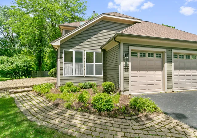 Homes for sale in Grayslake, IL | 600 Brookstone Rd, Grayslake, IL 60030 | MLS# 12682669