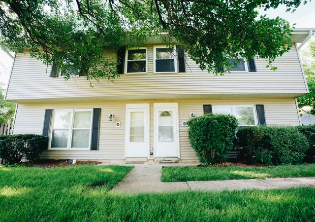 Homes for sale in Bolingbrook, IL | 10w Fernwood Dr, Bolingbrook, IL 60440 | MLS# 12682682
