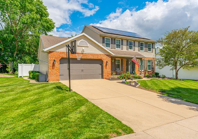 Homes for sale in Bloomington, IL | 2503 Blarney Stone Ln, Bloomington, IL 61704 | MLS# 12682683