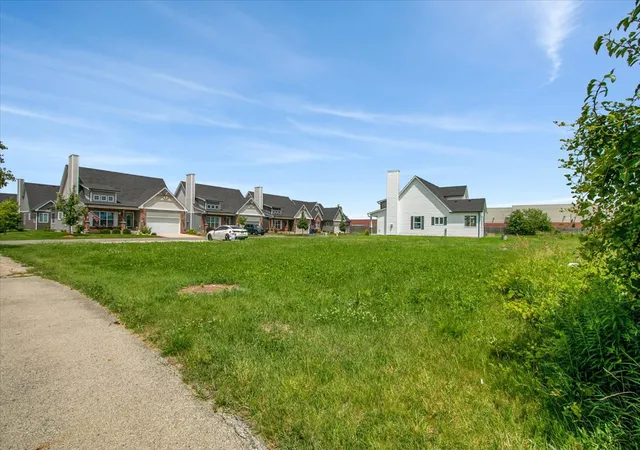 10th image of 2072 Waters Edge Dr, Minooka, IL 60447 | MLS# 12682688