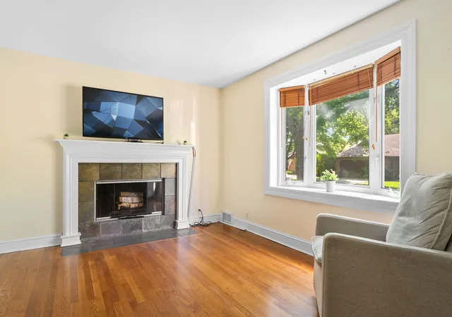 2nd image of 292 E Burlington St, Riverside, IL 60546 | MLS# 12682693