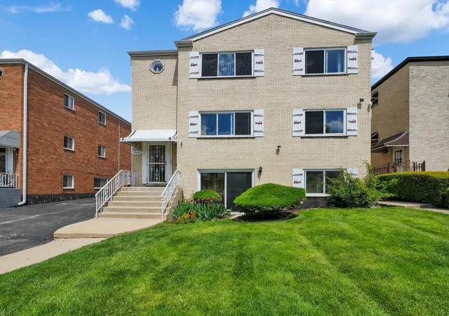 1st image of 8430 W Oak Ave, Niles, IL 60714 | MLS# 12682713