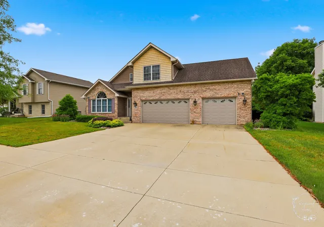 Homes for sale in Bourbonnais, IL | 529 Hollyberry Ln, Bourbonnais, IL 60914 | MLS# 12682724