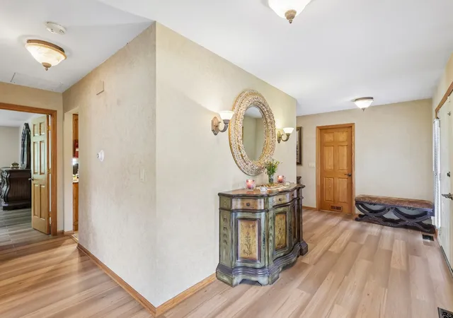 Homes for sale in Schaumburg, IL | 308 S Knollwood Dr, Schaumburg, IL 60193 | MLS# 12682743