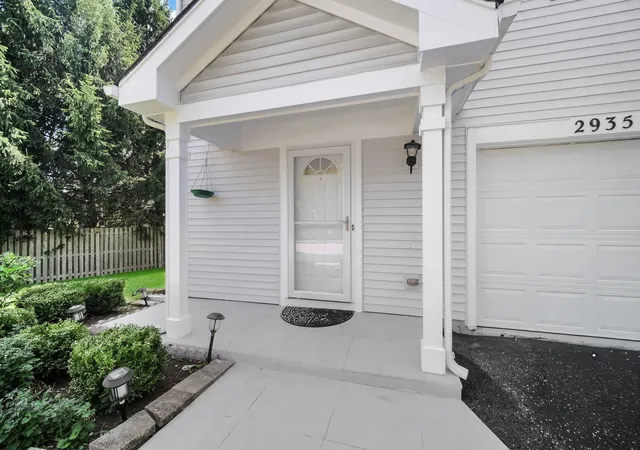 2nd image of 2935 Cedar Glade Dr, Naperville, IL 60564 | MLS# 12682763